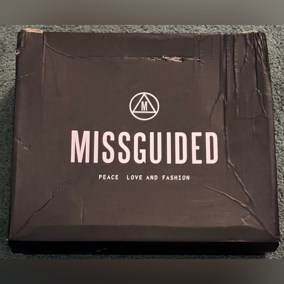 Missguided NIB Black Chunky Pull On Women's Chelsea Ankle Boots SIZE 10 - Picture 7 of 7